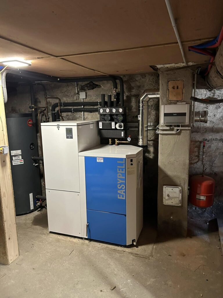 Chaudière à granulés de bois installée en chaufferie