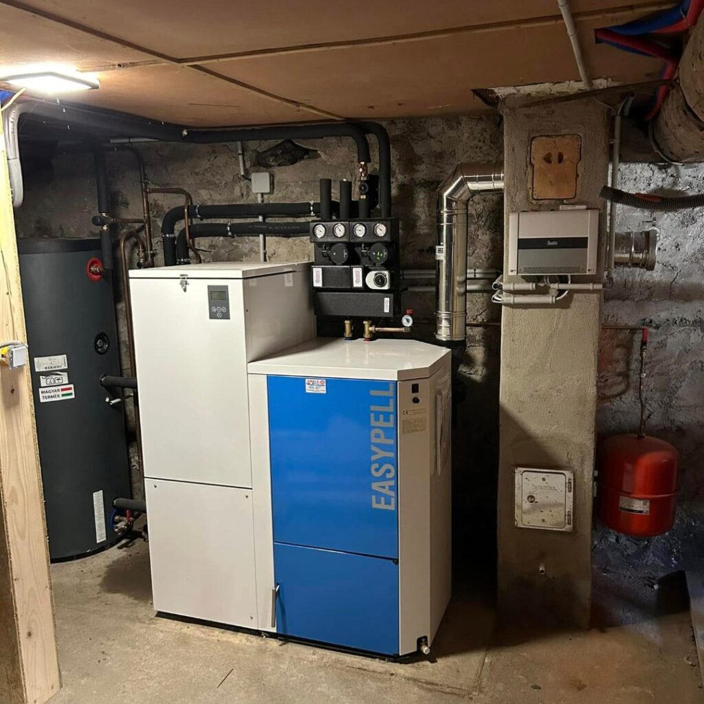 Chaudière à granulés Easypell installée dans la cave, à Mittlach-le-Haut