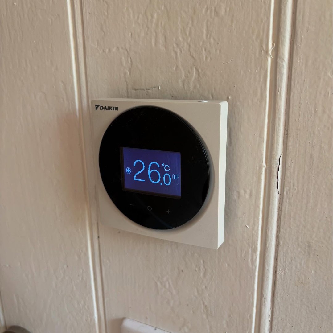 Thermostat mural de commande de la pompe à chaleur DAIKIN