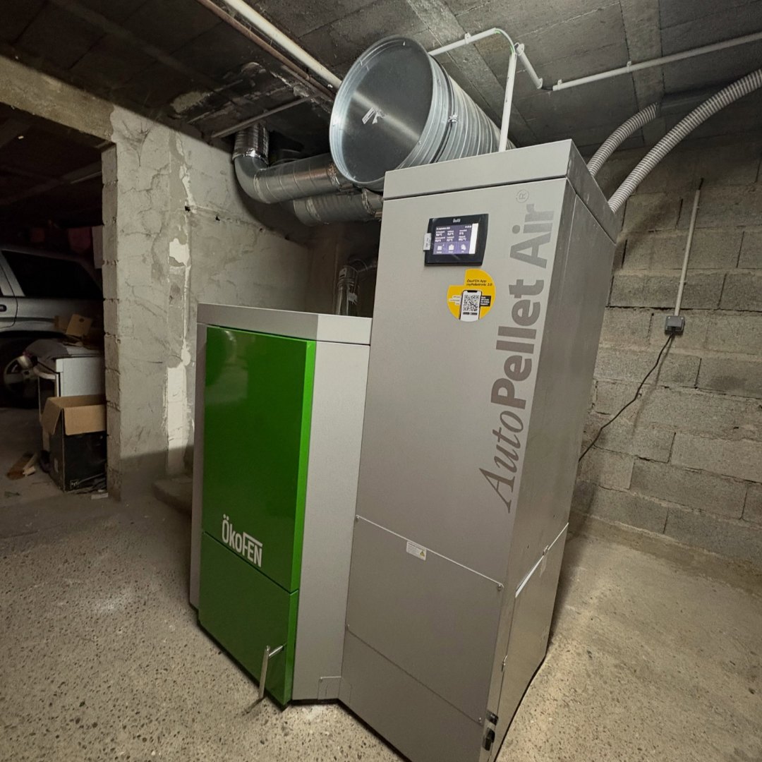 Chaudière à granulés Okofen AutoPellet Air et son départ d'air chaud
